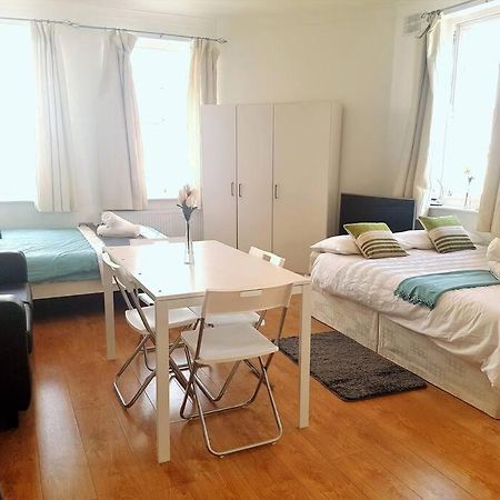 Excellent Studio Flat In Лондон Екстериор снимка